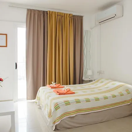 Valentinos Apartments Paphos Extérieur photo