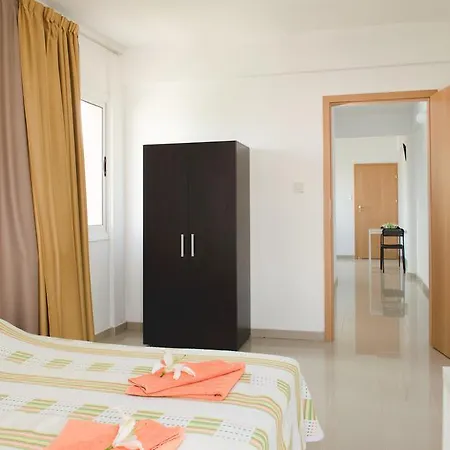 Valentinos Apartments Paphos Extérieur photo