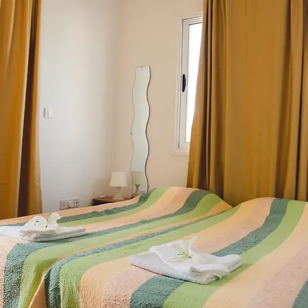 Valentinos Apartments Paphos Extérieur photo